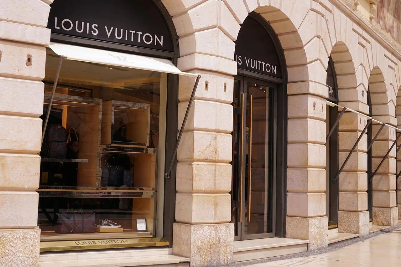 Je bekijkt nu Wat zijn de bekendste modewinkels in Parijs?